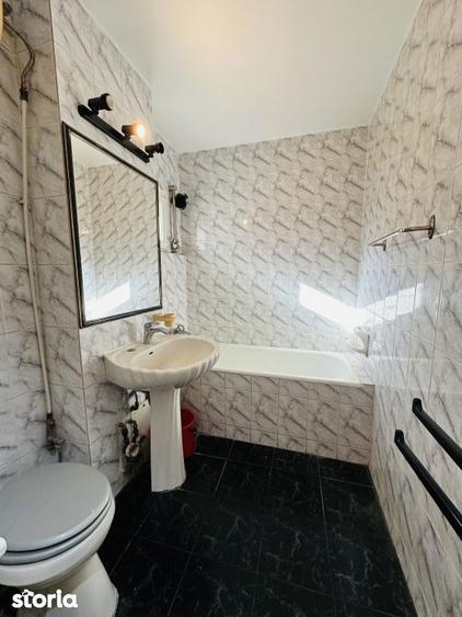 Apartament cu 4 camere semidecomandat, mobilat în Pantelimon