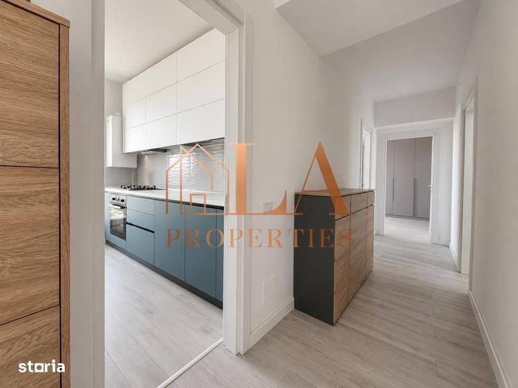 Apartament cu 3 camere decomandat în Titan