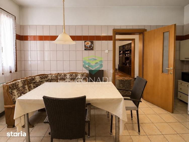 Casă cu 7 camere cu Teren 1875 Mp în Central