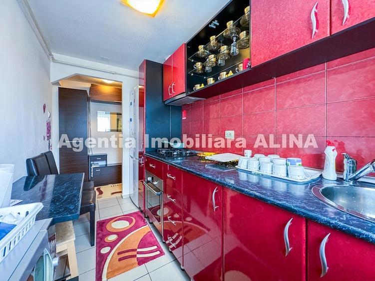Apartament cu 3 camere semidecomandat în Micro 15