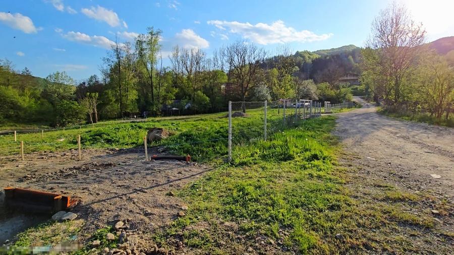 Teren Construcții intravilan de 2490 mp, în Bozioru