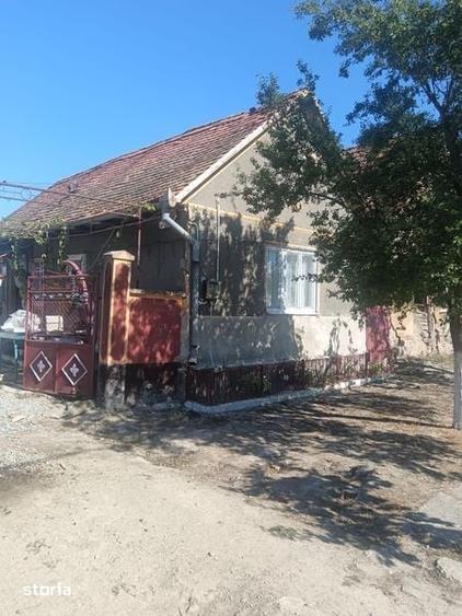 Casă cu 3 camere cu Teren 1400 Mp în Cermei