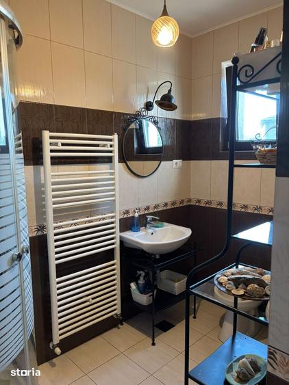 Casă cu 5 camere cu Teren 546 Mp în Clinceni
