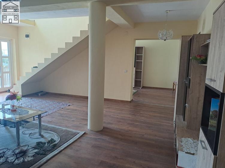 Casă individuală cu 5 camere cu Canalizare în Oncea