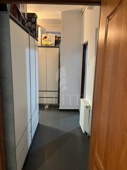 Garsonieră decomandată în Central