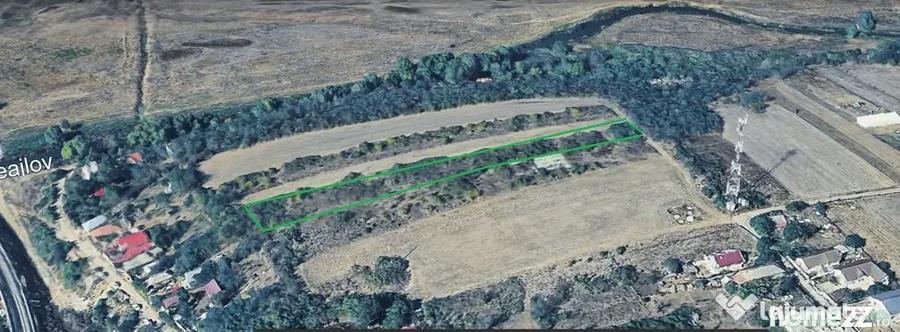 Teren de 2300 mp, în Comana