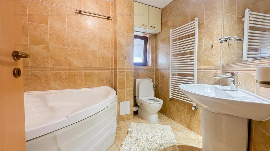 Casă individuală cu 4 camere cu Canalizare în Bunloc