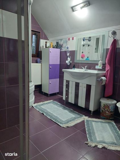 Casă cu 4 camere cu Teren 270 Mp în Războieni