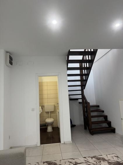 Apartament cu 3 camere, mobilat în Central