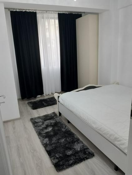 Apartament cu 2 camere decomandat în Micro 17