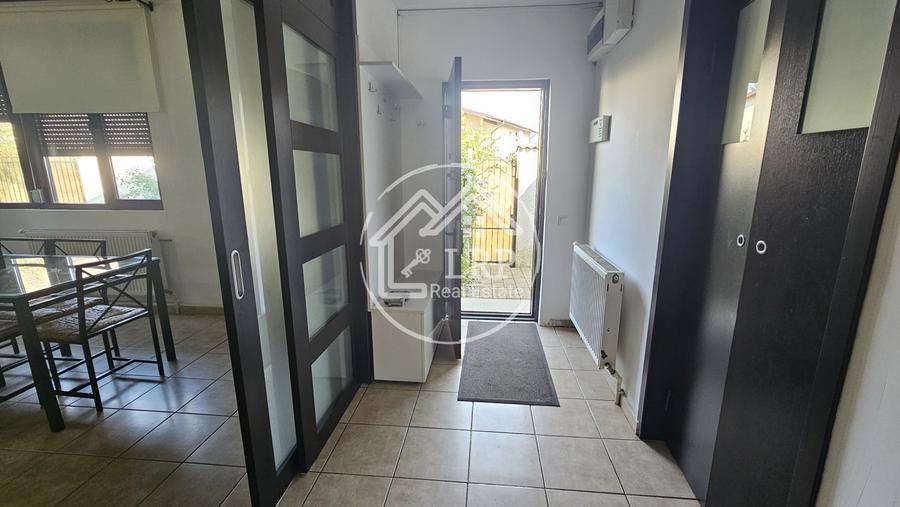 Casă individuală cu 5 camere cu Canalizare în Central