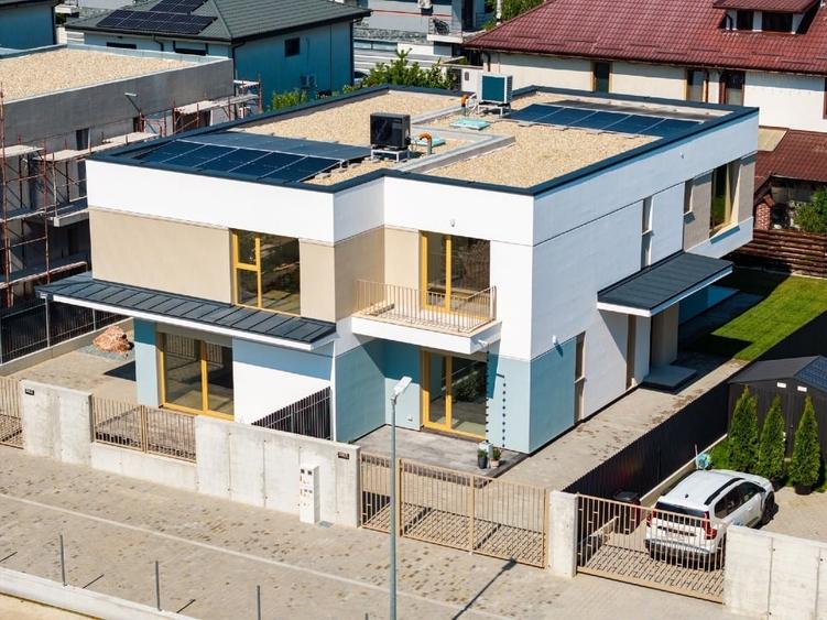 Casă individuală cu 4 camere cu Garaj în Odăi