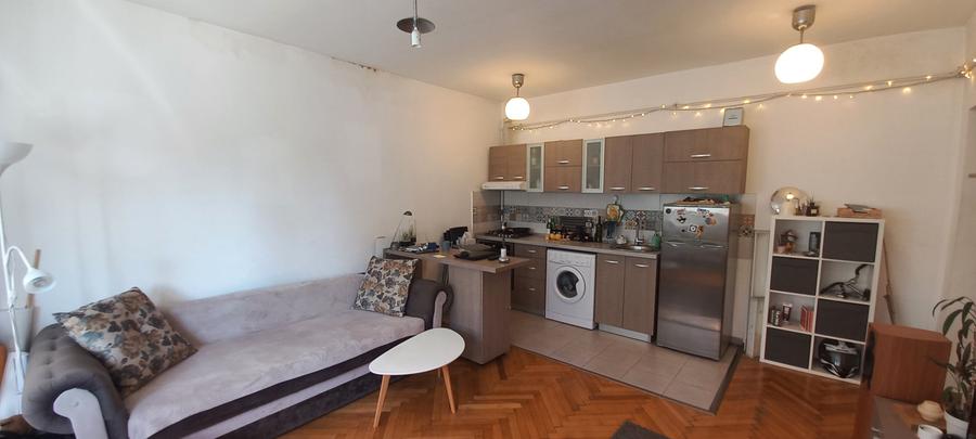 Apartament cu 2 camere semidecomandat în P-ța Romană