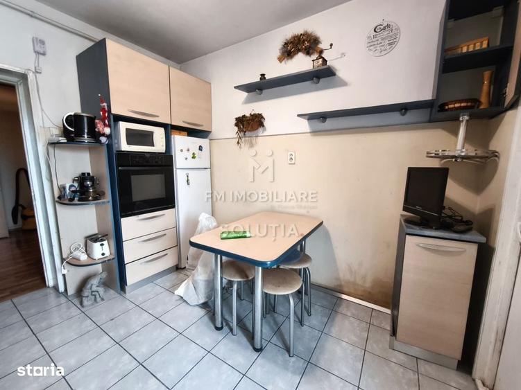 Apartament cu 3 camere decomandat în Central