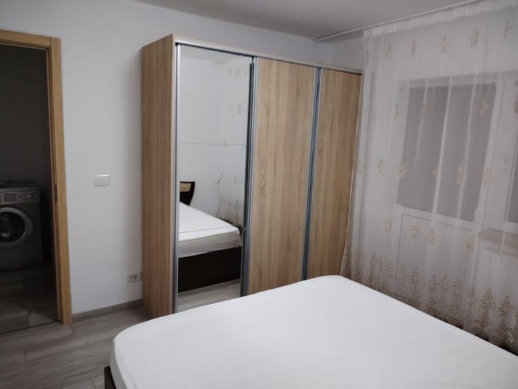 Apartament cu 3 camere decomandat în Exterior Vest
