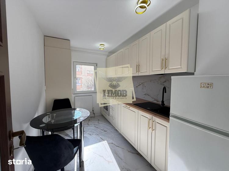 Apartament cu 4 camere decomandat în Valea Aurie