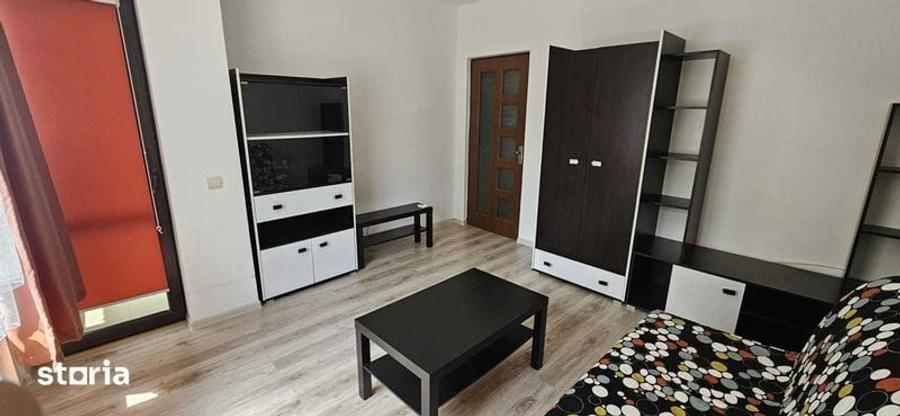 Garsonieră decomandată în Văcăresti