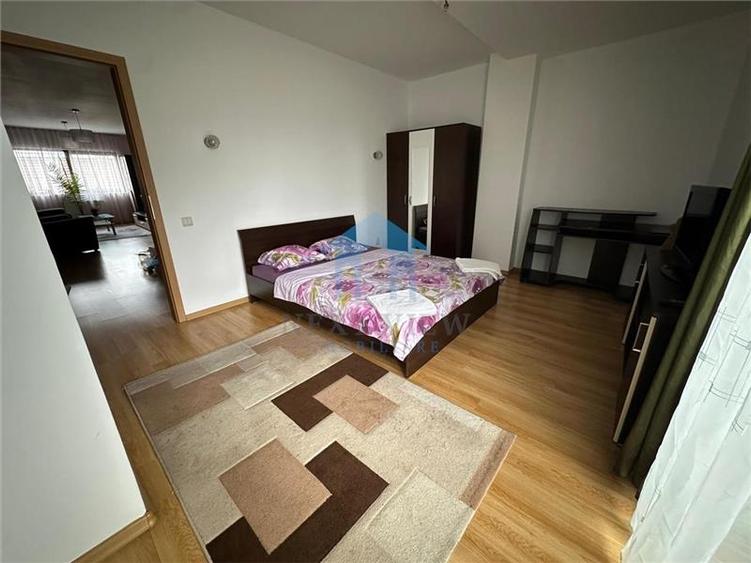 Apartament cu 3 camere decomandat, mobilat în Central