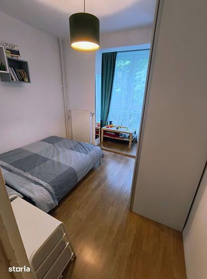 Apartament cu 4 camere în Drumul Taberei