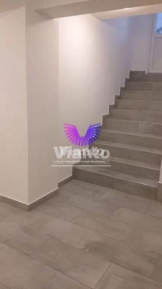 Birou, de 450 mp, în Central