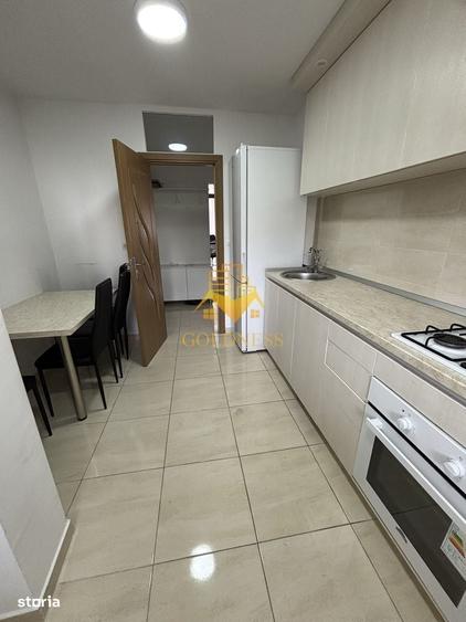 Apartament cu 3 camere decomandat în Între Lacuri