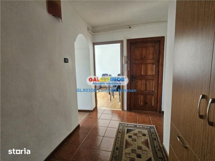 Apartament cu 2 camere decomandat în Micro 12