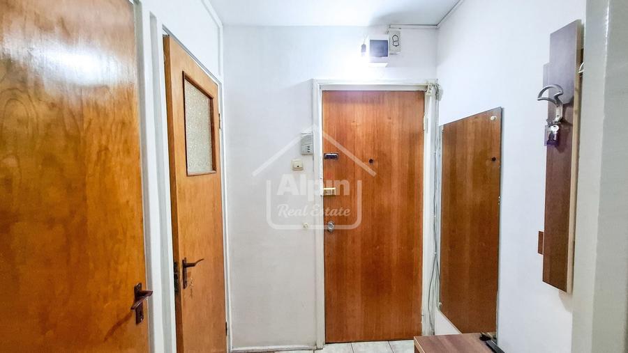 Apartament cu 2 camere semidecomandat, mobilat în Centrul Civic