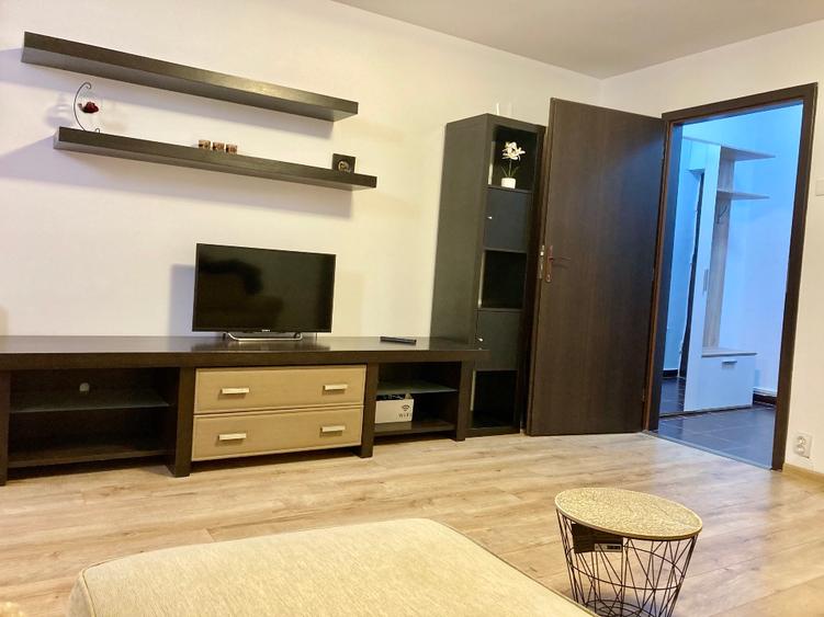 Garsonieră de închiriat,spațioasă, renovată, Titan  | 10 min metrou | Proprietar - 14