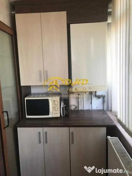 Apartament cu 2 camere decomandat în Nicolina