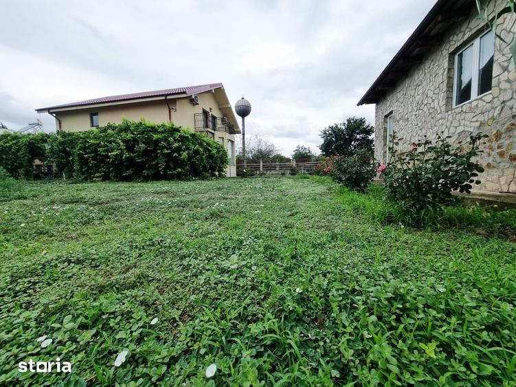 Casă cu 5 camere cu Teren 1380 Mp în Tulucești
