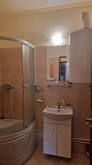 Casă individuală cu 2 camere cu Canalizare în Băbeni