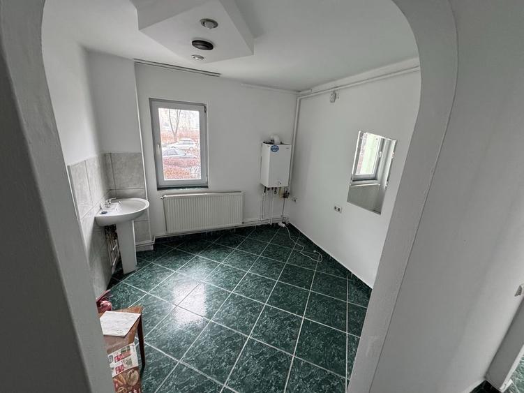 Spațiu comercial, de 60 mp, în Hărmanului