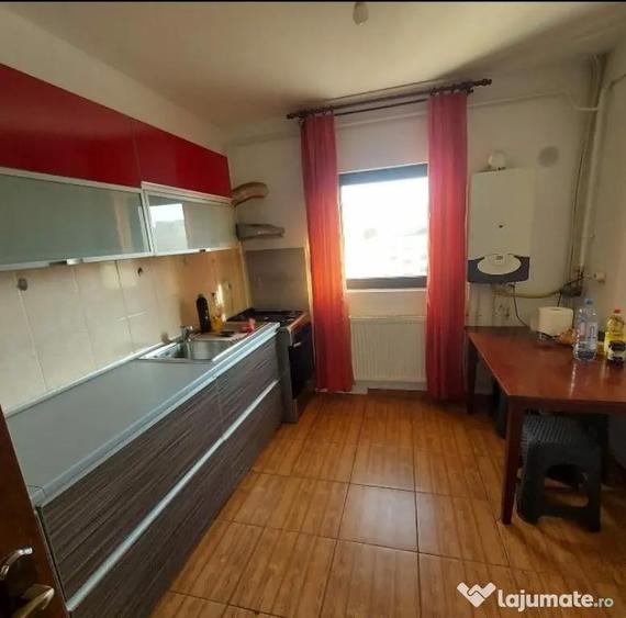 Apartament cu 3 camere decomandat în George Enescu