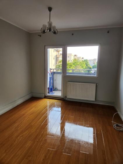 Apartament cu 3 camere decomandat în Mărăști