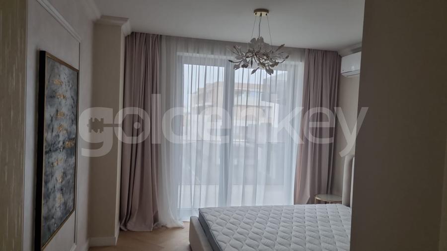 Apartament cu 4 camere decomandat, mobilat în Iancu Nicolae
