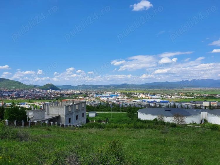 Teren de 1150 mp, în 700