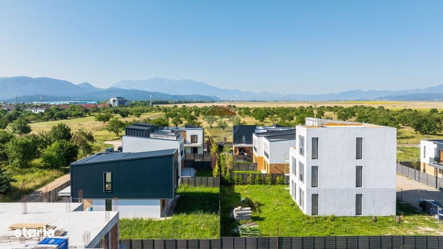 Casă cu 4 camere în Ghimbav Livadă
