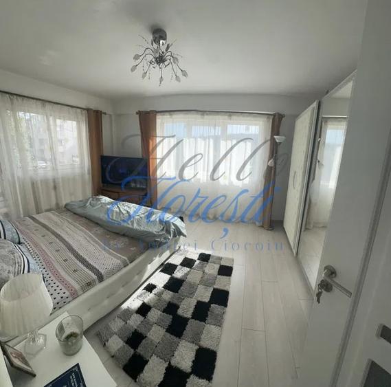Apartament cu 3 camere semidecomandat, mobilat în Baciu