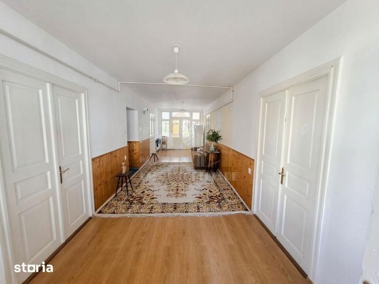 Apartament cu 5 camere decomandat în Predeal