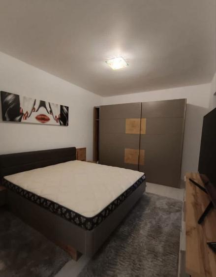 Apartament cu 3 camere decomandat în Lujerului