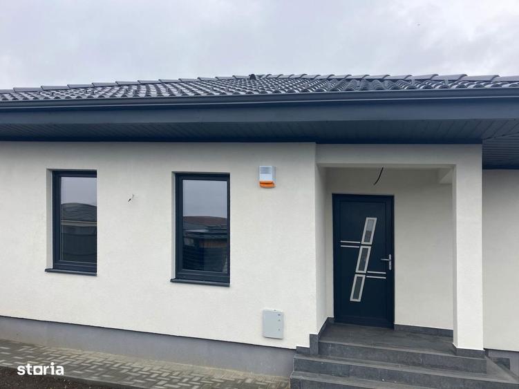 Casă cu 4 camere cu Teren 500 Mp în Central
