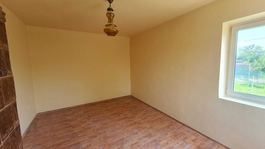 Apartament cu 3 camere decomandat în Răcari