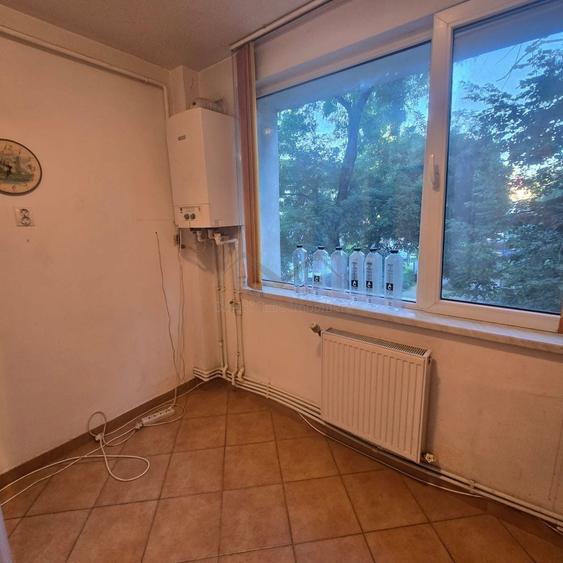 Apartament cu 2 camere semidecomandat în Piața Unirii