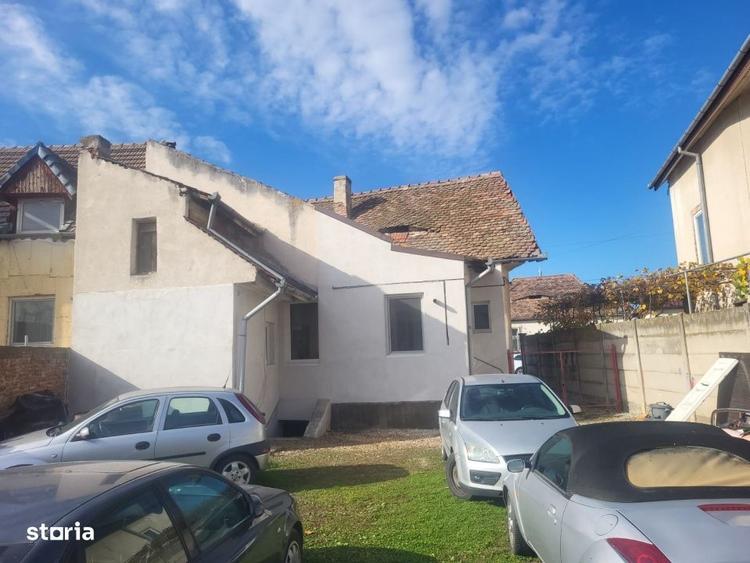 Casa individuala si curte de 480 mp zona Piata Cluj - 2