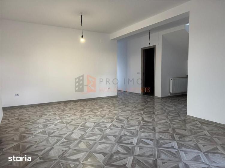 Casă cu 5 camere cu Teren 500 Mp în Stâlpu