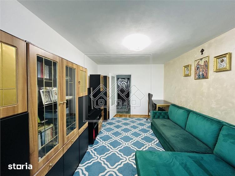 Apartament cu 2 camere decomandat în Central