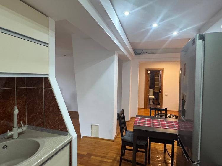 Apartament cu 3 camere decomandat în Tomis I