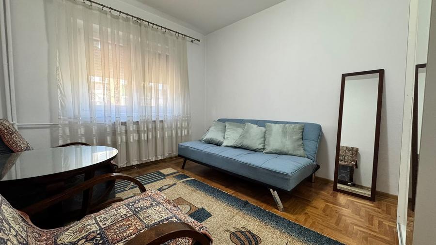 Apartament cu 3 camere decomandat în Decebal