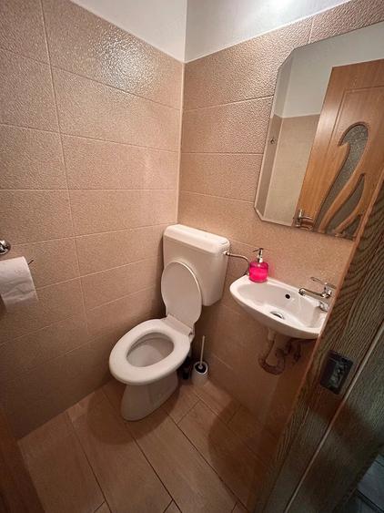 Apartament cu 3 camere decomandat în Baba Novac