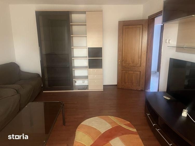 Apartament cu 4 camere decomandat în Rahova